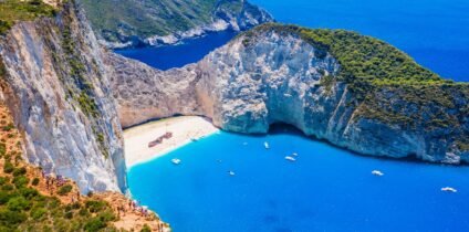 navagio beach op zakynthos